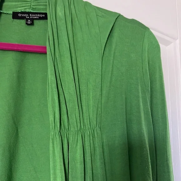Women’s Green Envelope Top - Picture 3 of 4